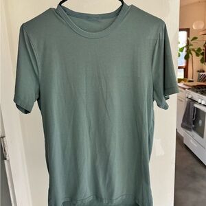 Lululemon fundamental tee